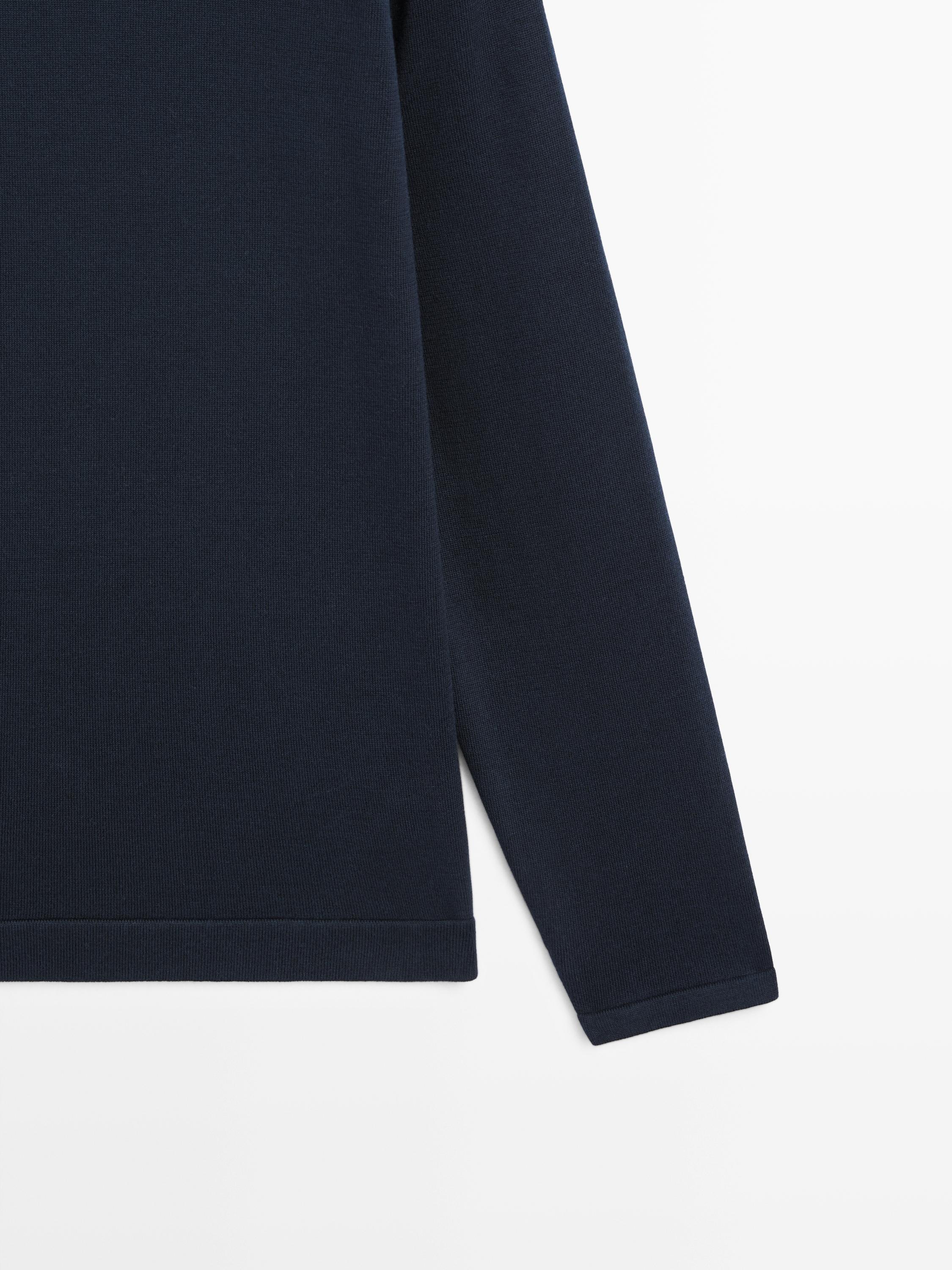Knit 100% cotton crew neck sweater